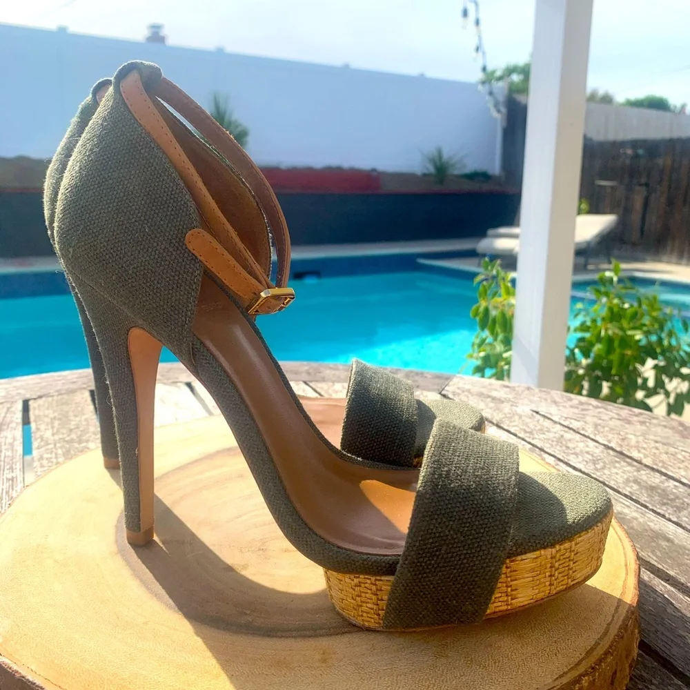 Tory Burch Olive Green Platform Heels with Tan Woven Platform